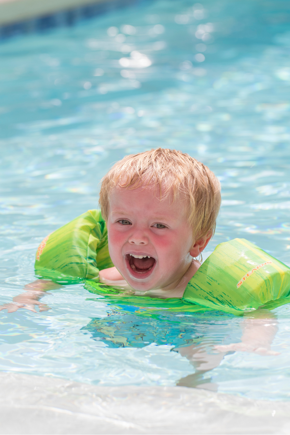 swim safety tips for infants, babies and toddlers
