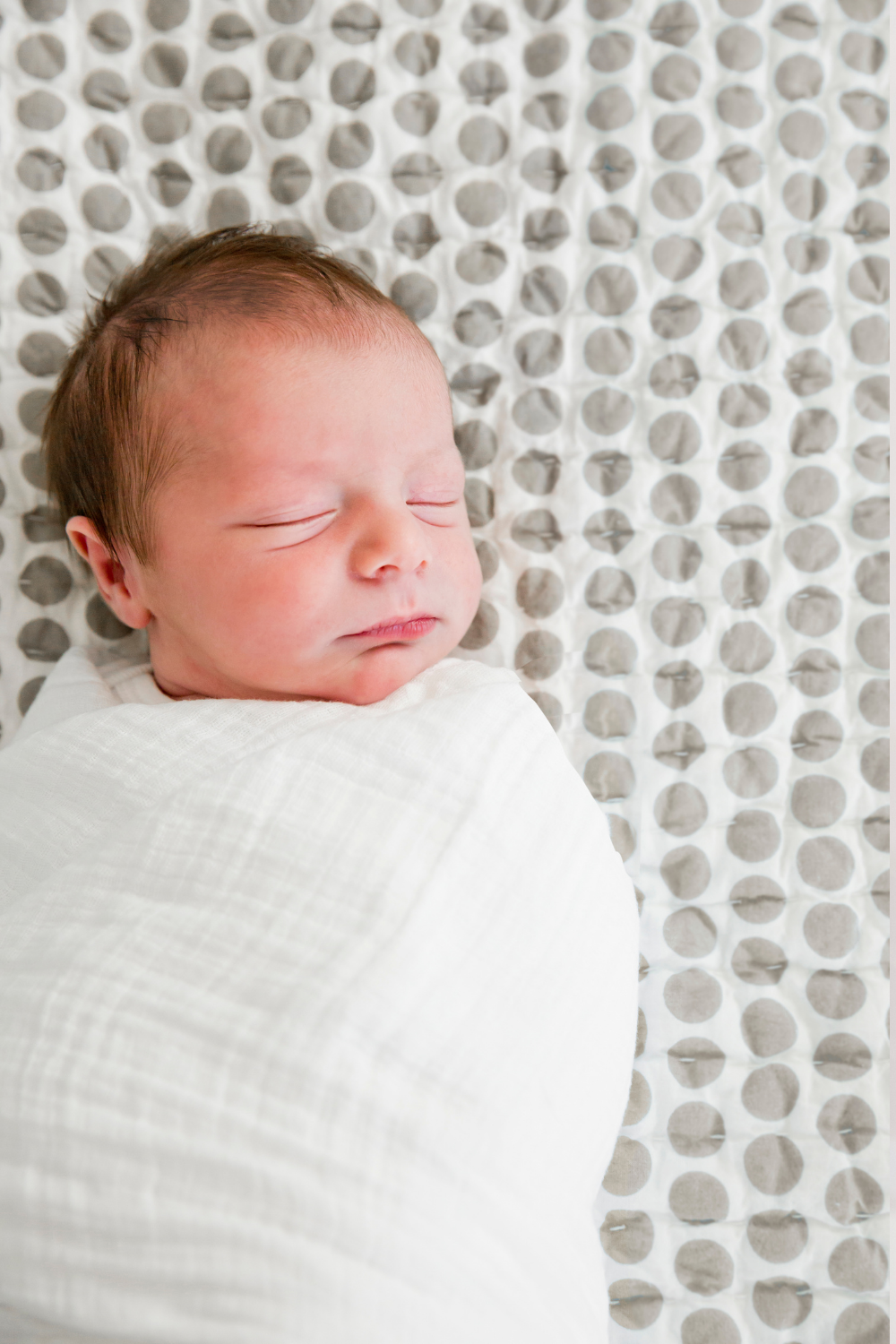 Should I swaddle my baby? | Little Z Sleep
