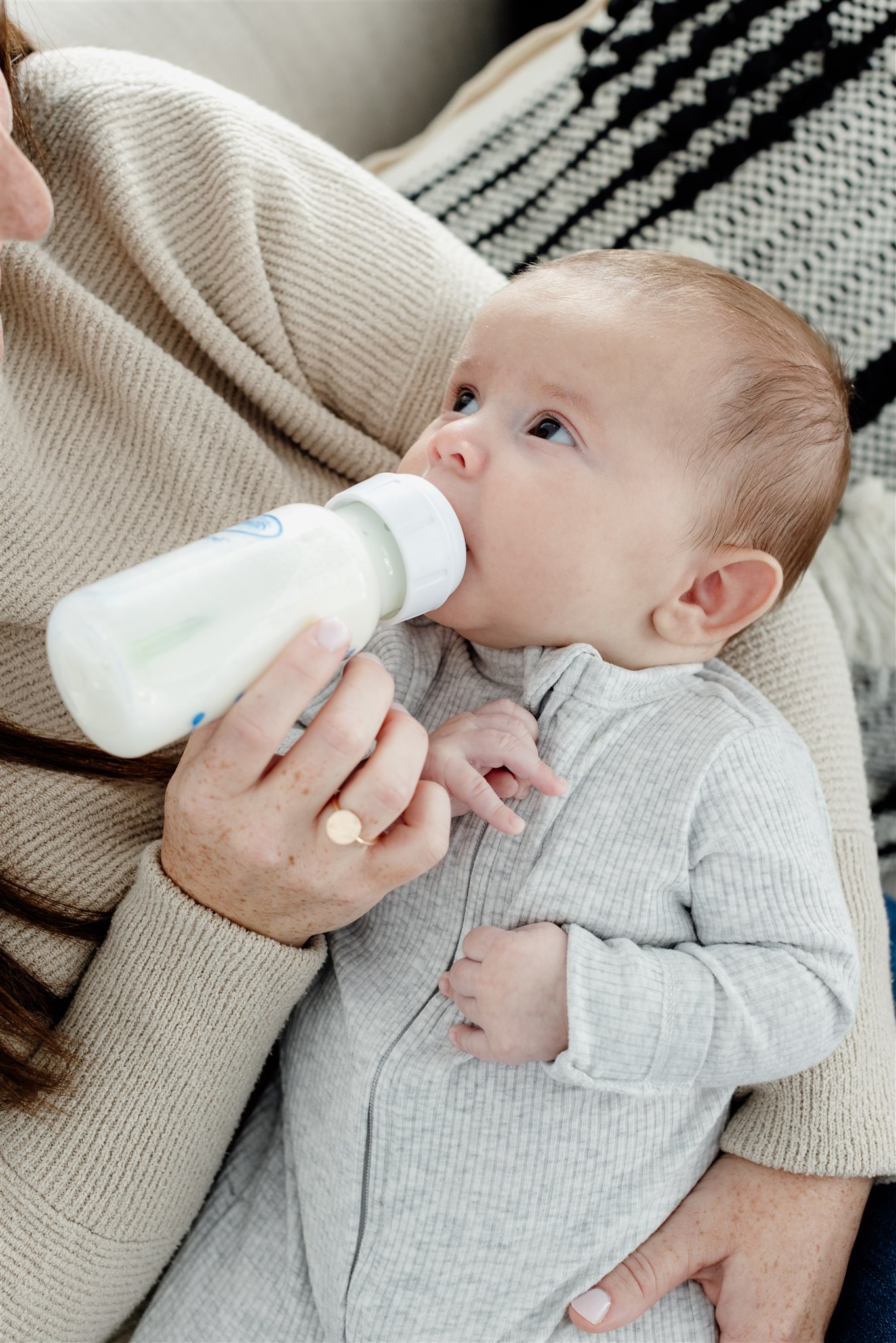Did you know that by 13 months old there should be NO bottles in your baby’s life?! I’m going to walk through the 2 ways to transition off the bottle and why this may be causing problems in your baby’s sleep.